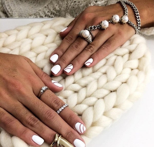Nouvelle manucure hiver 2025-2026: TOP 10 des tendances du nail art hivernal