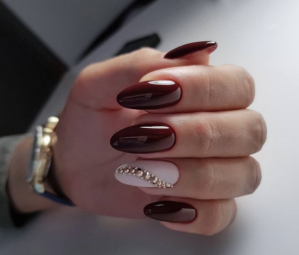 Nouvelle manucure hiver 2025-2026: TOP 10 des tendances du nail art hivernal