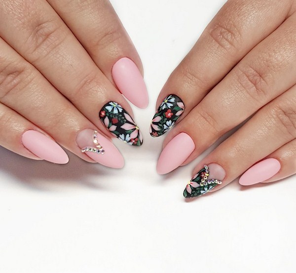 Design d'ongles à la mode 2025-2026: photo, beaux dessins sur les ongles