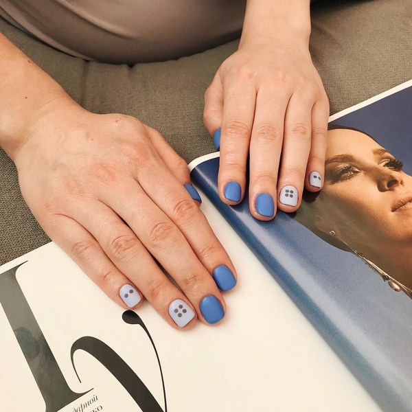 Tendances de manucure pour les très petits ongles 2025-2026: actualités de la mode et tendances du design