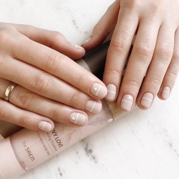 Tendances de manucure pour les très petits ongles 2025-2026: actualités de la mode et tendances du design