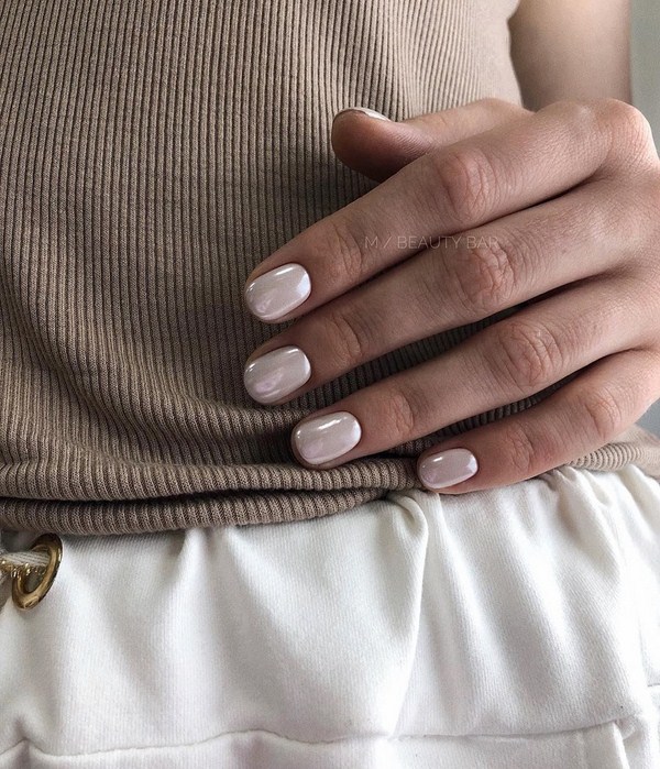 Tendances de manucure pour les très petits ongles 2025-2026: actualités de la mode et tendances du design