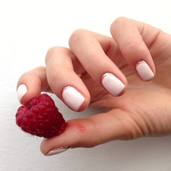 Tendances de manucure pour les très petits ongles 2025-2026: actualités de la mode et tendances du design