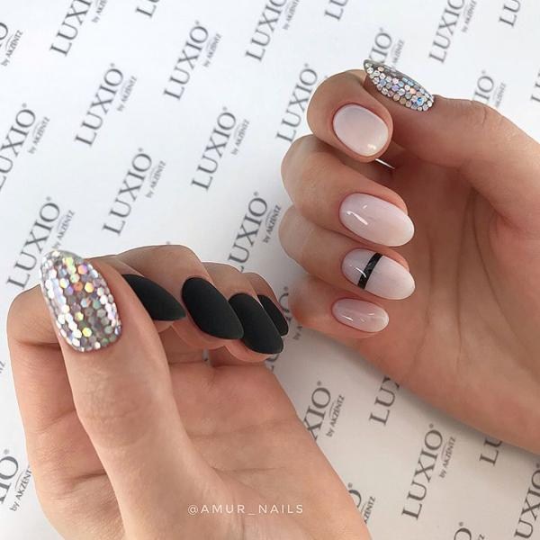 Ongles festifs à paillettes 2025-2026: la manucure la plus chic de la photo