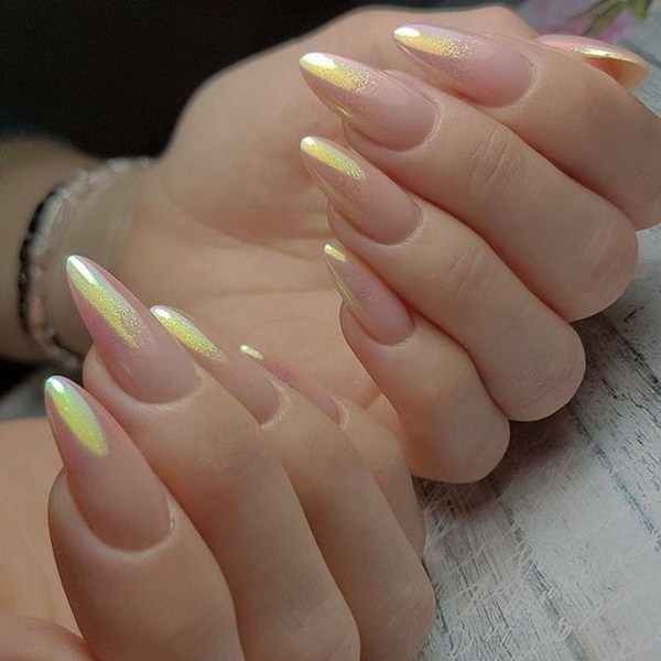 Ongles festifs à paillettes 2025-2026: la manucure la plus chic de la photo