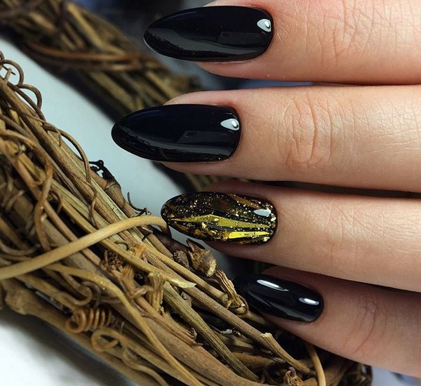 Ongles festifs à paillettes 2025-2026: la manucure la plus chic de la photo