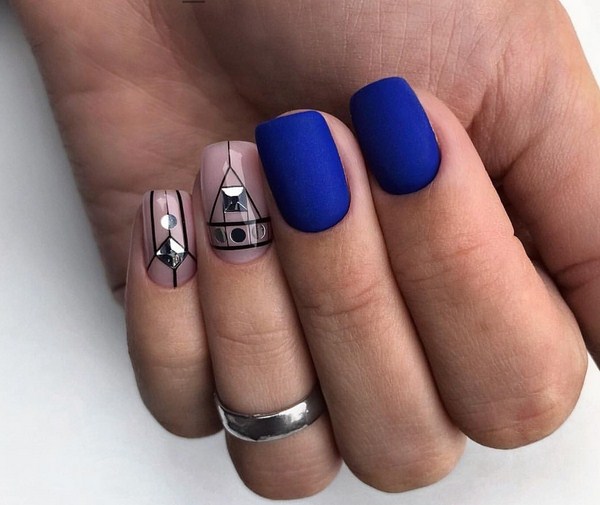 Ongles festifs à paillettes 2025-2026: la manucure la plus chic de la photo