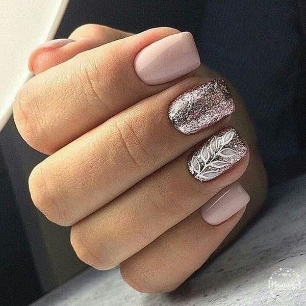 Ongles festifs à paillettes 2025-2026: la manucure la plus chic de la photo