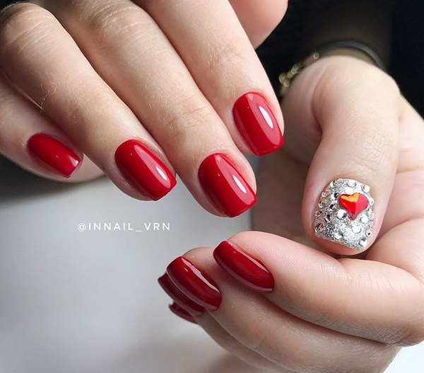 Ongles festifs à paillettes 2025-2026: la manucure la plus chic de la photo