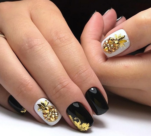 Ongles festifs à paillettes 2025-2026: la manucure la plus chic de la photo