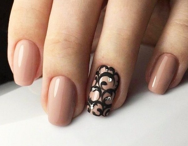 Ongles festifs à paillettes 2025-2026: la manucure la plus chic de la photo