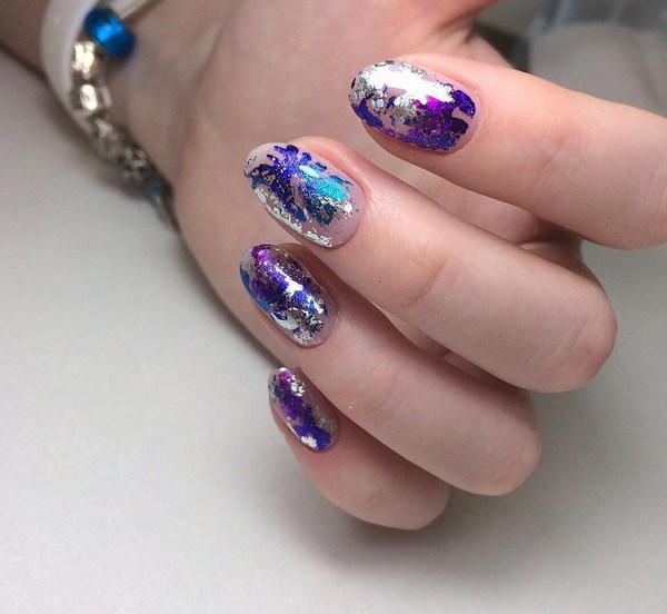 Ongles festifs à paillettes 2025-2026: la manucure la plus chic de la photo