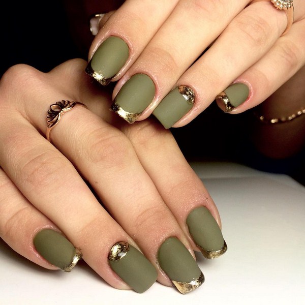 Ongles festifs à paillettes 2025-2026: la manucure la plus chic de la photo