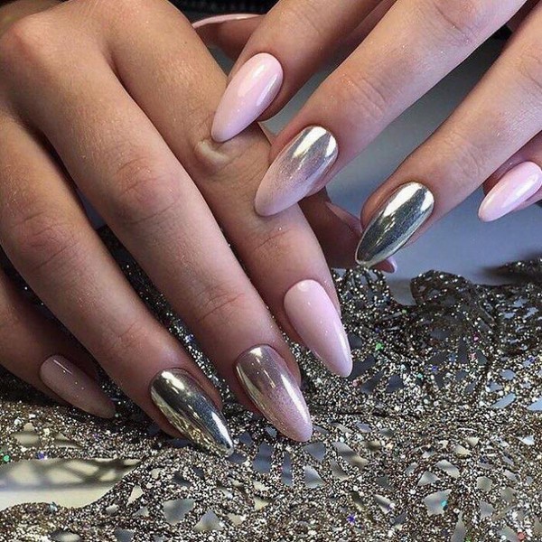 Ongles festifs à paillettes 2025-2026: la manucure la plus chic de la photo