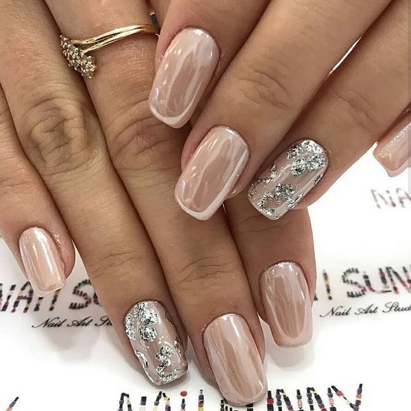 Ongles festifs à paillettes 2025-2026: la manucure la plus chic de la photo