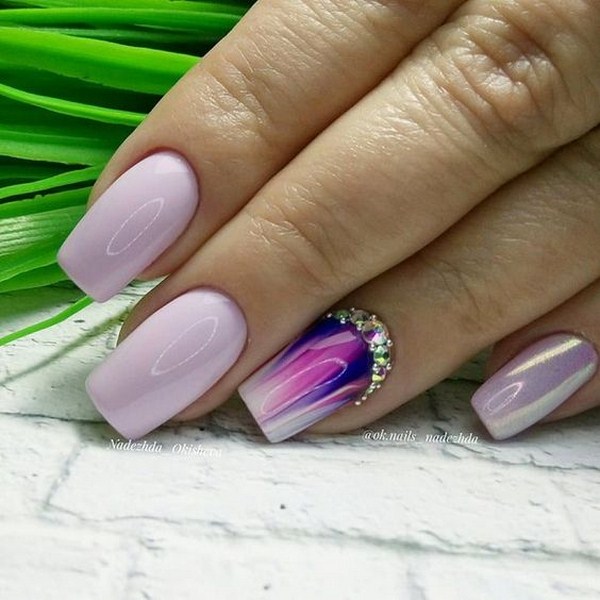 La manucure la plus à la mode avec des strass: de grandes idées et des photos colorées de la saison 2025-2026