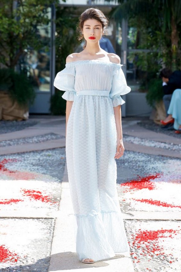 Robes étonnantes printemps-été 2026: tendances et tendances de la mode, les meilleures nouvelles photo