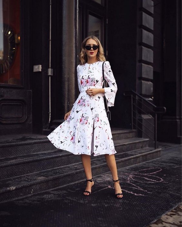 Robes étonnantes printemps-été 2026: tendances et tendances de la mode, les meilleures nouvelles photo