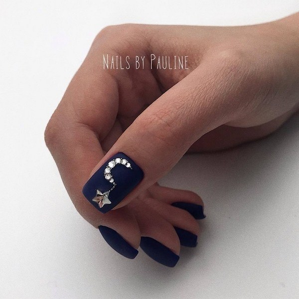 La manucure la plus à la mode avec des strass: de grandes idées et des photos colorées de la saison 2025-2026