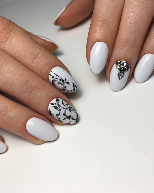 La manucure la plus à la mode avec des strass: de grandes idées et des photos colorées de la saison 2025-2026