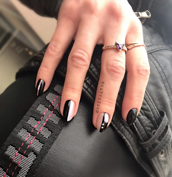 La manucure la plus à la mode avec des strass: de grandes idées et des photos colorées de la saison 2025-2026