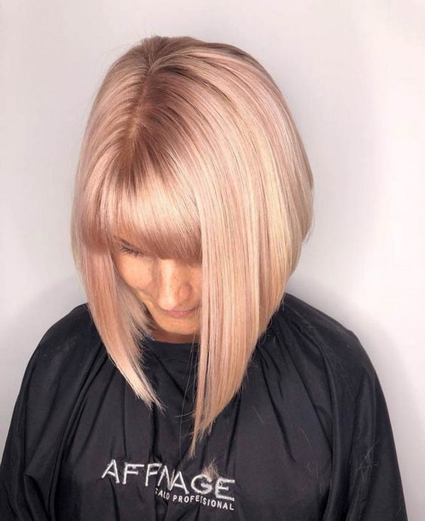 La coupe de cheveux principale de la saison 2025-2026 est un carré à la mode: des types de carrés à la mode et les meilleures nouveautés photo