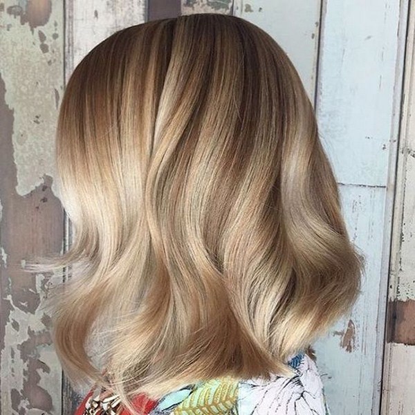 La coupe de cheveux principale de la saison 2025-2026 est un carré à la mode: des types de carrés à la mode et les meilleures nouveautés photo