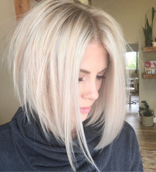 La coupe de cheveux principale de la saison 2025-2026 est un carré à la mode: des types de carrés à la mode et les meilleures nouveautés photo