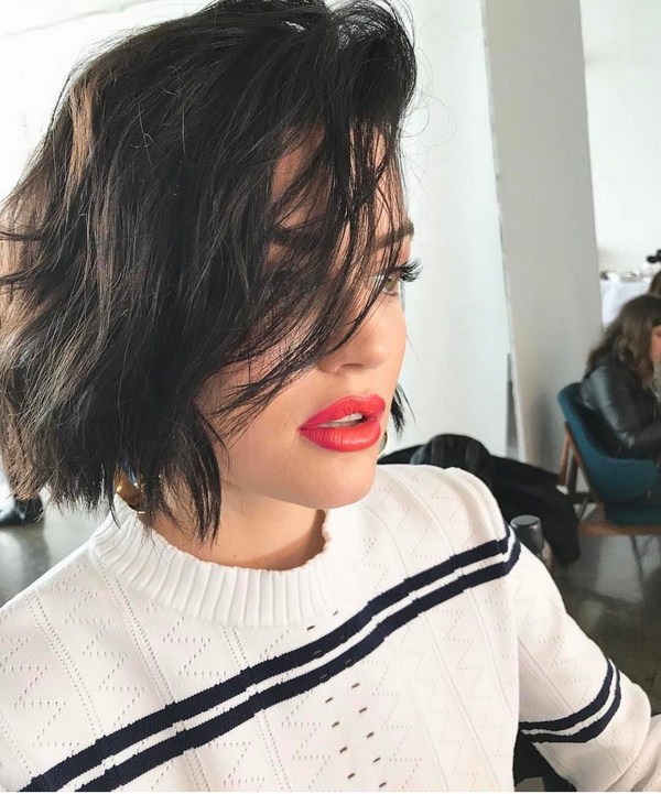 La coupe de cheveux principale de la saison 2025-2026 est un carré à la mode: des types de carrés à la mode et les meilleures nouveautés photo