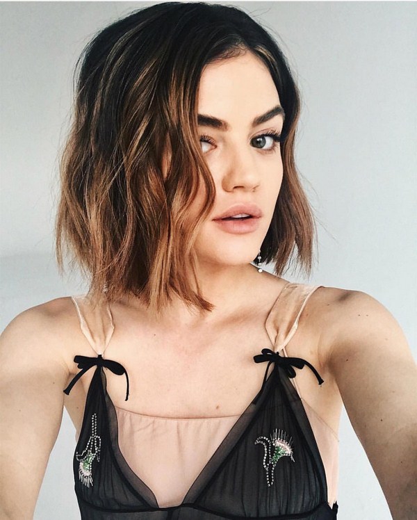 La coupe de cheveux principale de la saison 2025-2026 est un carré à la mode: des types de carrés à la mode et les meilleures nouveautés photo