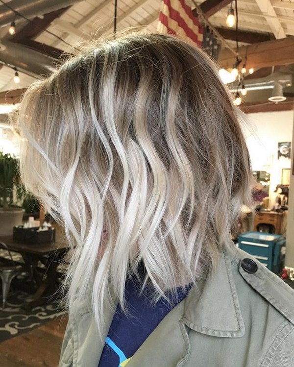 La coupe de cheveux principale de la saison 2025-2026 est un carré à la mode: des types de carrés à la mode et les meilleures nouveautés photo