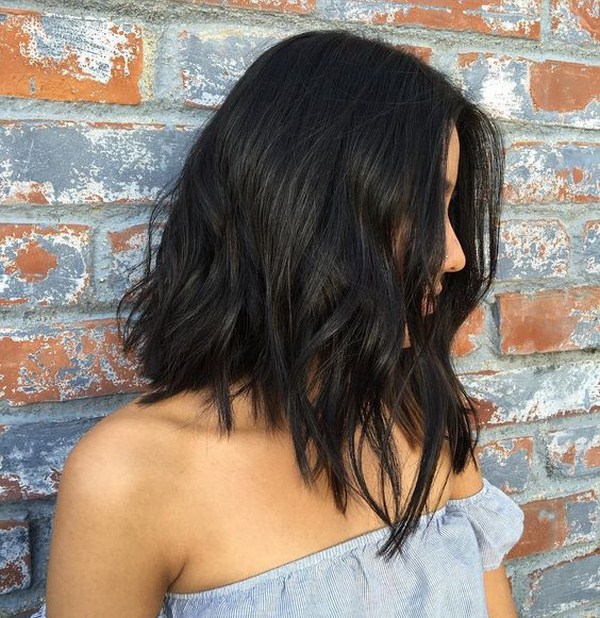 La coupe de cheveux principale de la saison 2025-2026 est un carré à la mode: des types de carrés à la mode et les meilleures nouveautés photo