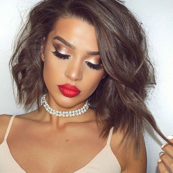 La coupe de cheveux principale de la saison 2025-2026 est un carré à la mode: des types de carrés à la mode et les meilleures nouveautés photo