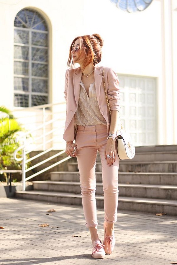 Pantalon étonnant printemps-été 2026: les 10 meilleures tendances, des looks nouveaux et frais avec un pantalon