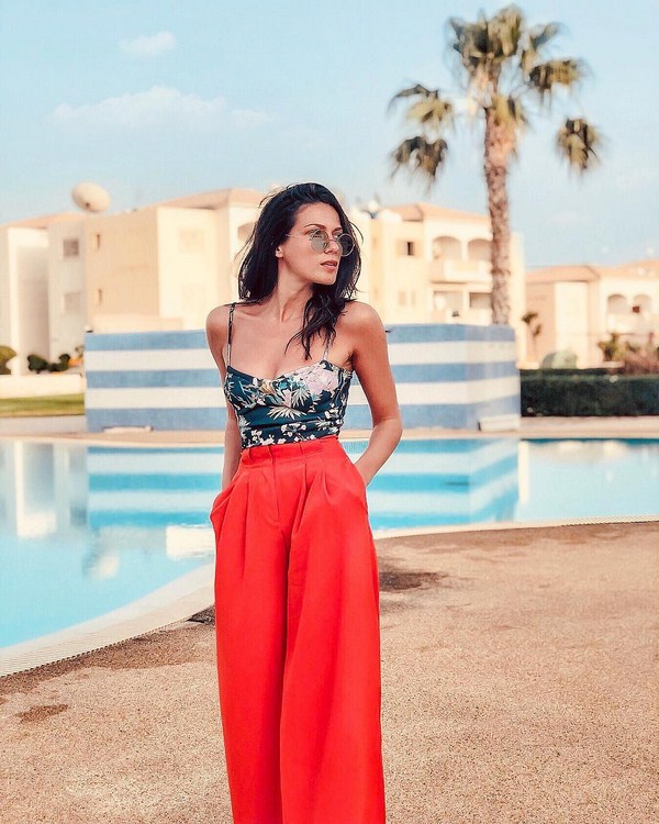 Pantalon étonnant printemps-été 2026: les 10 meilleures tendances, des looks nouveaux et frais avec un pantalon