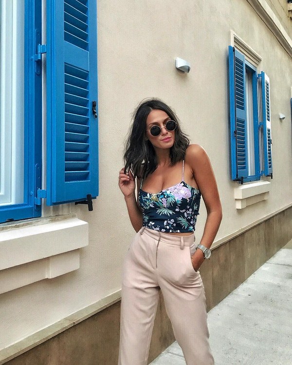 Pantalon étonnant printemps-été 2026: les 10 meilleures tendances, des looks nouveaux et frais avec un pantalon