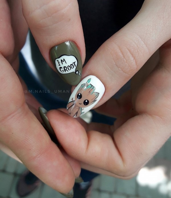 Ongles à la mode avec inscriptions: les meilleures idées et les nouveaux articles de la saison 2025-2026 sur la photo