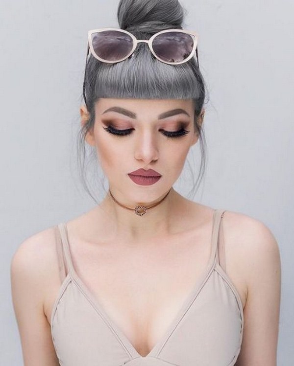 strizki-s-chelkoj La frange la plus à la mode de 2025-2026: de belles franges dans différents styles