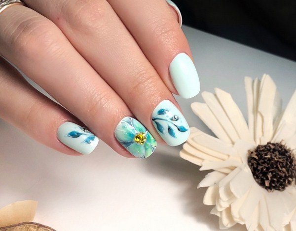 vesennij-manikjur Manucure de printemps à la mode 2025-2026, photo, actualités