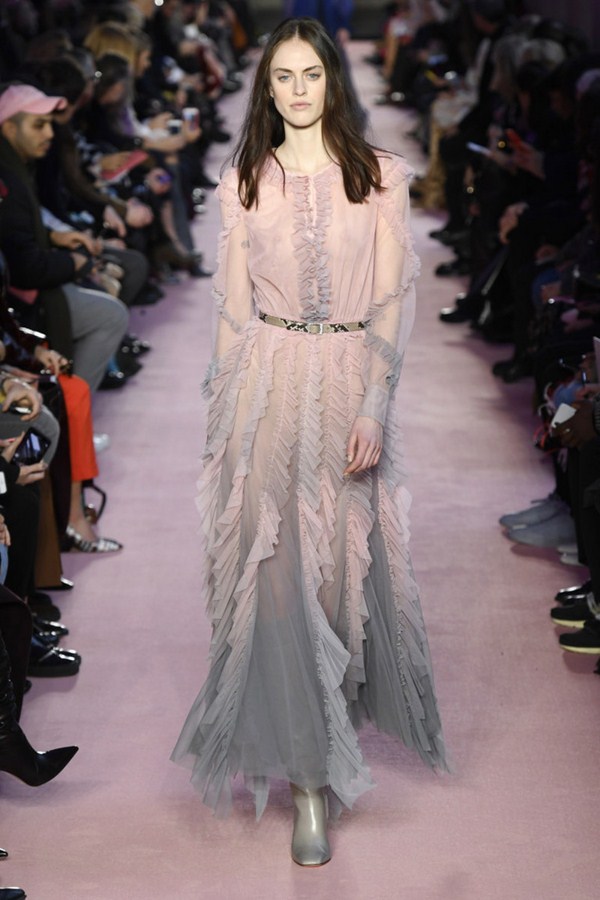 Tendances des robes 2025-2026 - actualités de la mode et dernières tendances