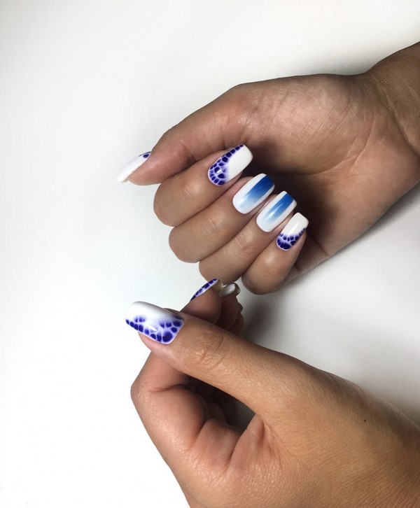 Le meilleur top 15 des tendances du design printanier de la manucure 2025-2026 sur la photo