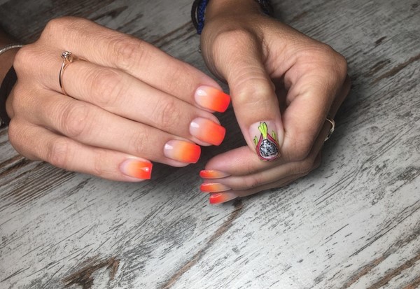 Le meilleur top 15 des tendances du design printanier de la manucure 2025-2026 sur la photo