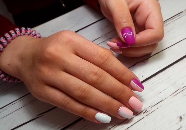 Le meilleur top 15 des tendances du design printanier de la manucure 2025-2026 sur la photo