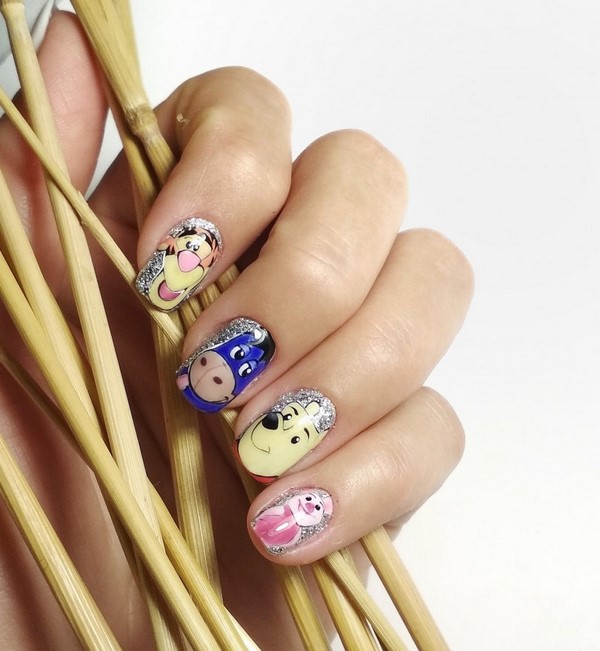 Le meilleur top 15 des tendances du design printanier de la manucure 2025-2026 sur la photo