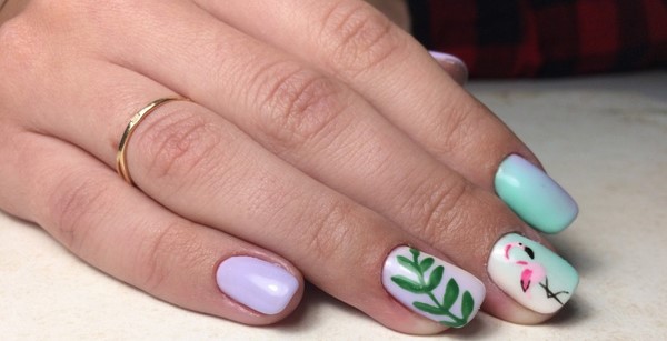 Le meilleur top 15 des tendances du design printanier de la manucure 2025-2026 sur la photo