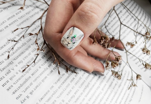 Le meilleur top 15 des tendances du design printanier de la manucure 2025-2026 sur la photo