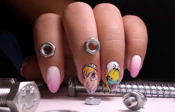 Le meilleur top 15 des tendances du design printanier de la manucure 2025-2026 sur la photo