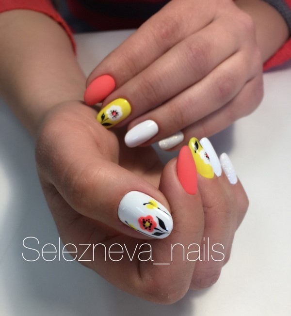 Le meilleur top 15 des tendances du design printanier de la manucure 2025-2026 sur la photo