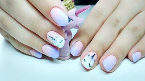 Le meilleur top 15 des tendances du design printanier de la manucure 2025-2026 sur la photo