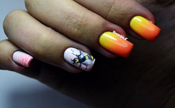 Le meilleur top 15 des tendances du design printanier de la manucure 2025-2026 sur la photo